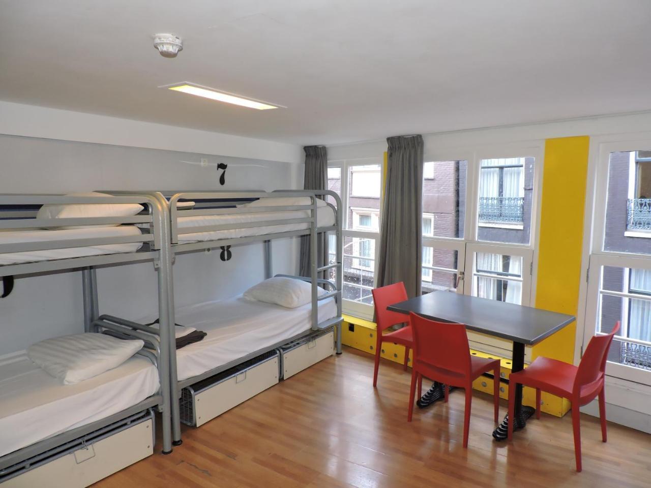 Bett im gemischten Schlafsaal mit 10 Betten